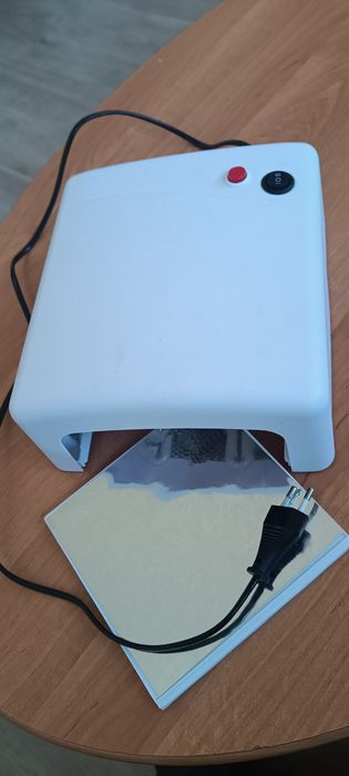 Lampa  manicure UV