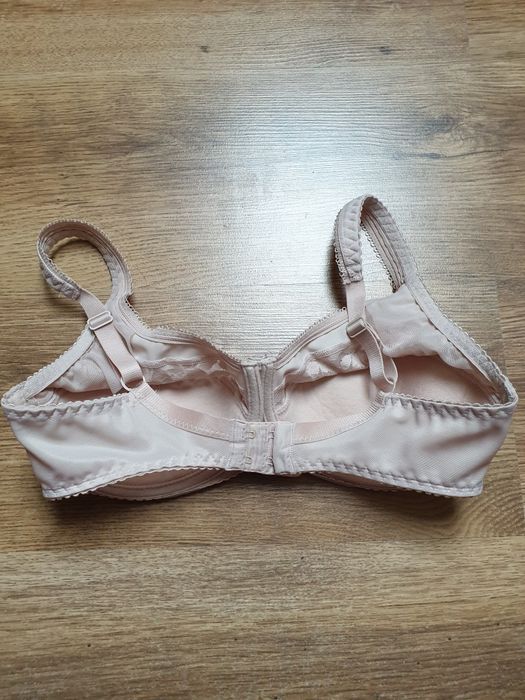 Biustonosz półusztywniany na fiszbinach Lauma lingerie