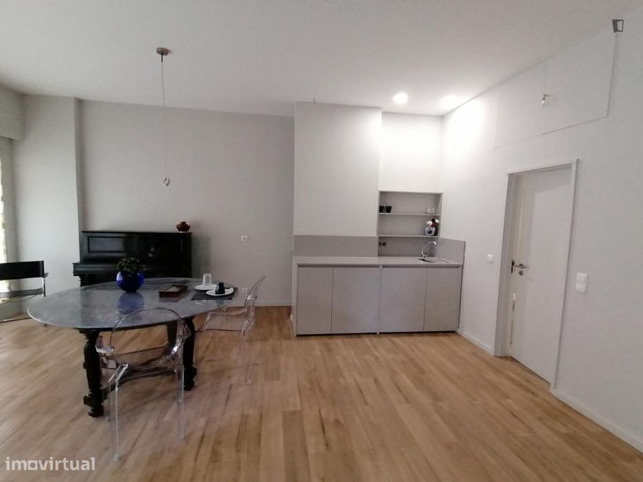 Estúdio - localizado em Cedofeita Porto