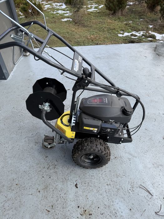 Maszyna do wkopywania przewodu