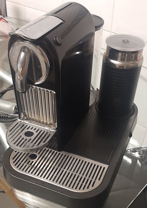 Máquina Nespresso com aeroccino