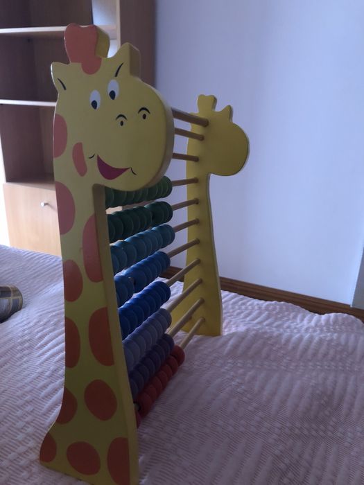 Brinquedo para aprender a fazer contas de somar e subtrair