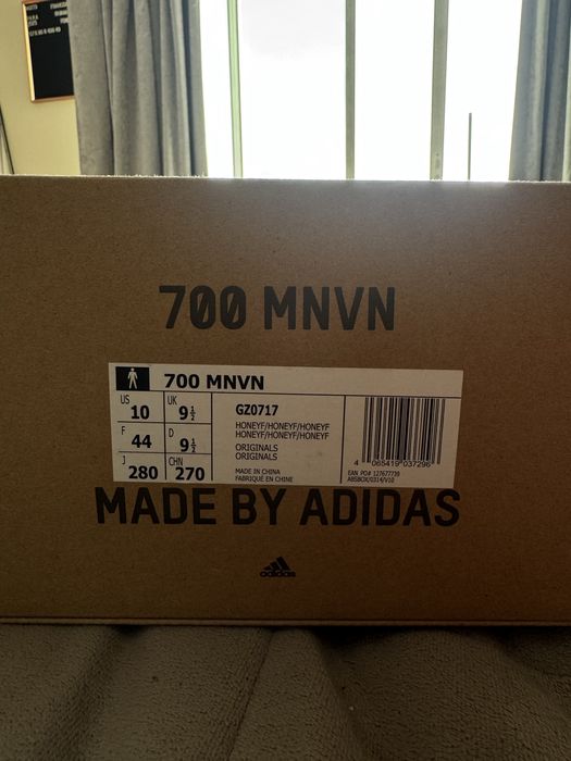 Yeezy 700 MNVN Honeyflu