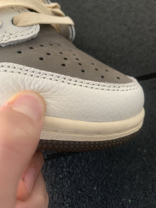 Jordan 1 low travis scott