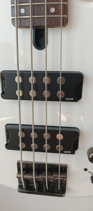 Yamaha TRBX 304, aktywna