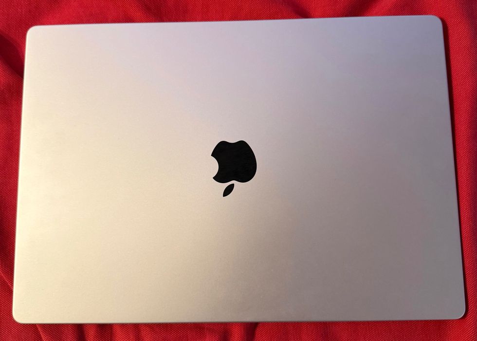 Apple MacBook Pro 16 M4 Max 36GB 1TB Silver 100% baterii