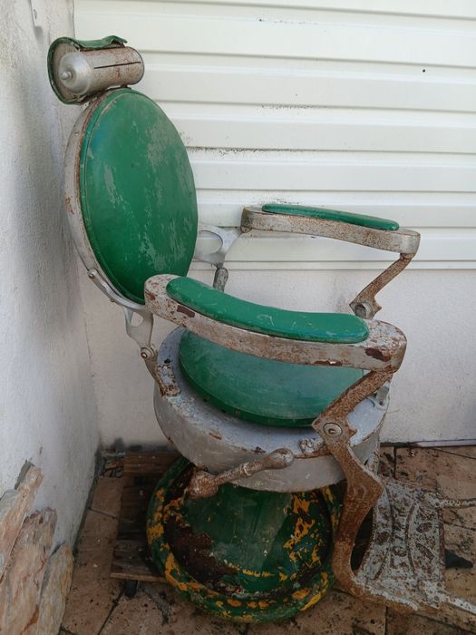 Cadeira de barbeiro antiga