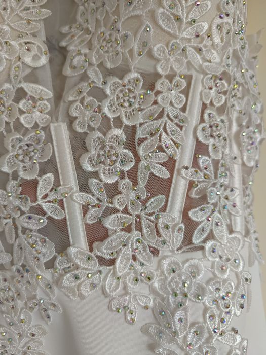 Suknia ślubna koronkowa