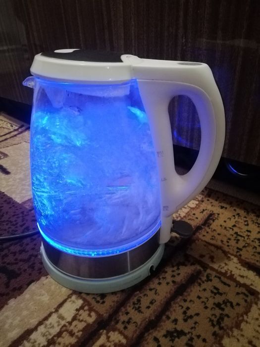 Электрочайник продам