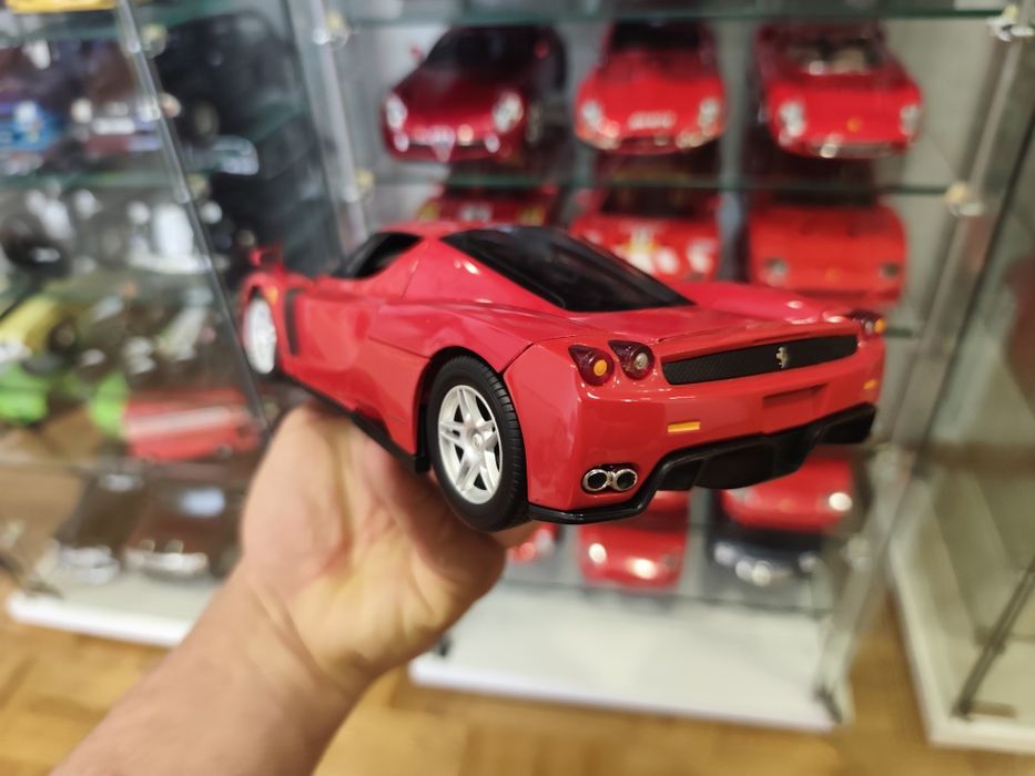 1/18 Ferrari Enzo hot wheels carro coleção miniatura