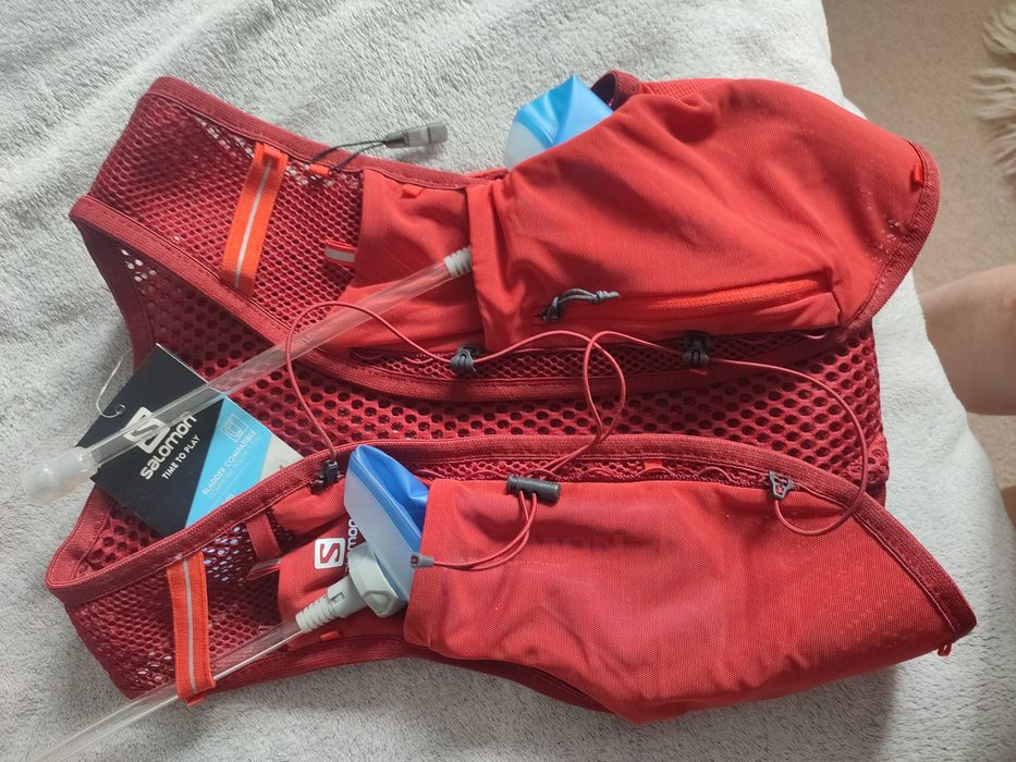 Kamizelka Salomon Active Skin 4 to lekki plecak do biegania S