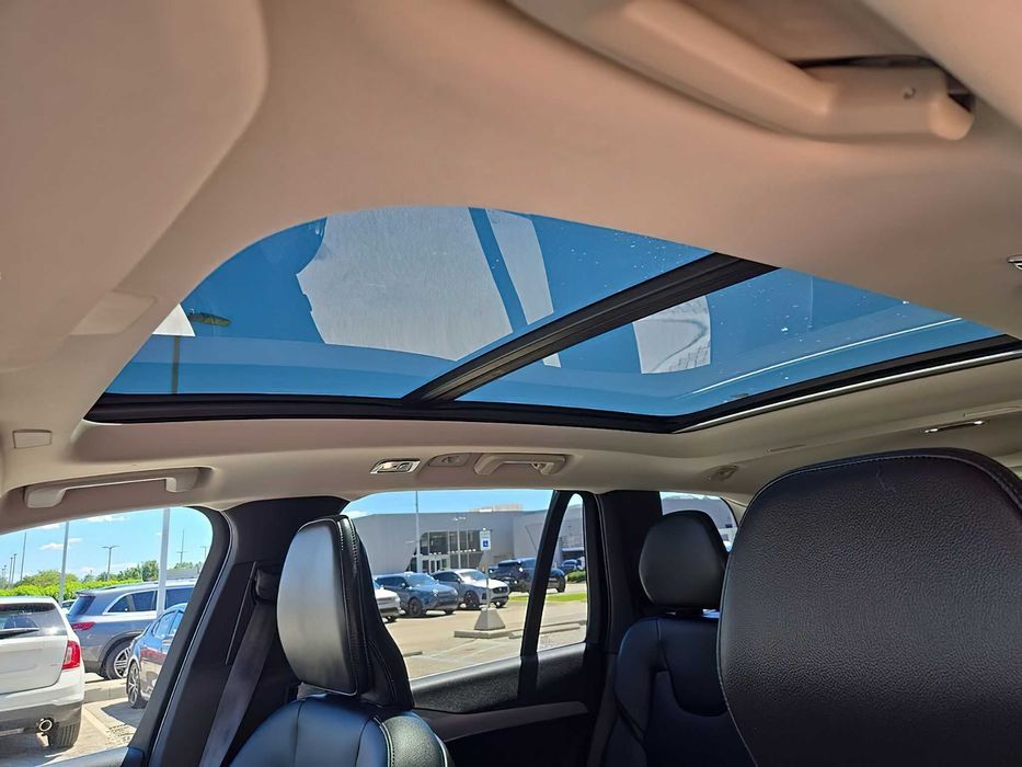 Volvo XC90 T5 Momentum      2022