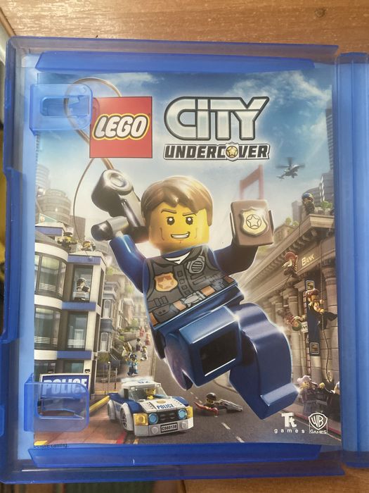 Продаю игру на PS4 Lego city undercover