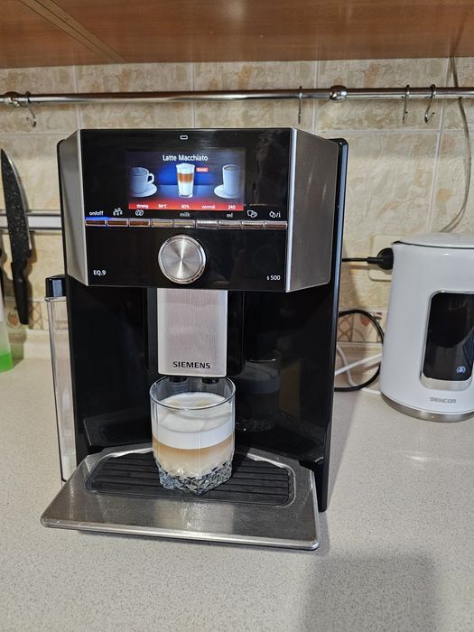 Кофемашина  Siemens EQ.9 s500