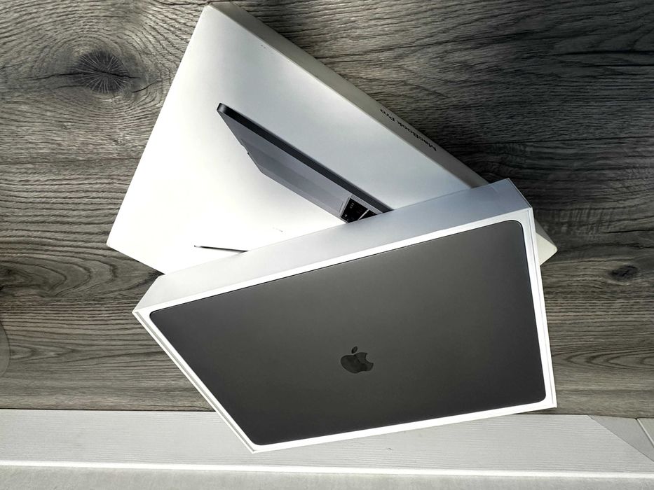 MacBook Pro Core I7 16GB 2,9GHz  15,4" 1Tb A1707