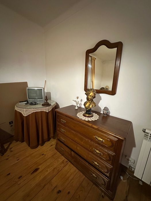 Quarto casal de madeira