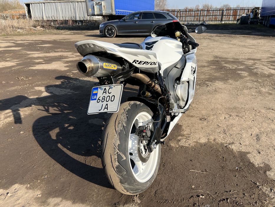 Honda CBR1000RR — ідеальний стан, повністю обслужена