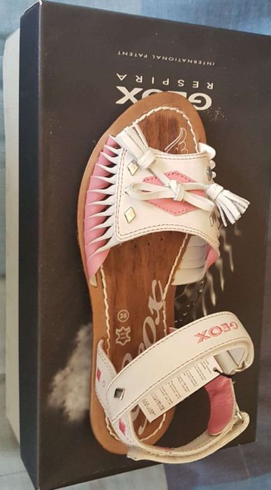 Sandália ajustáveis com velcro GEOX Respira Tam. 36(couro legítimo)