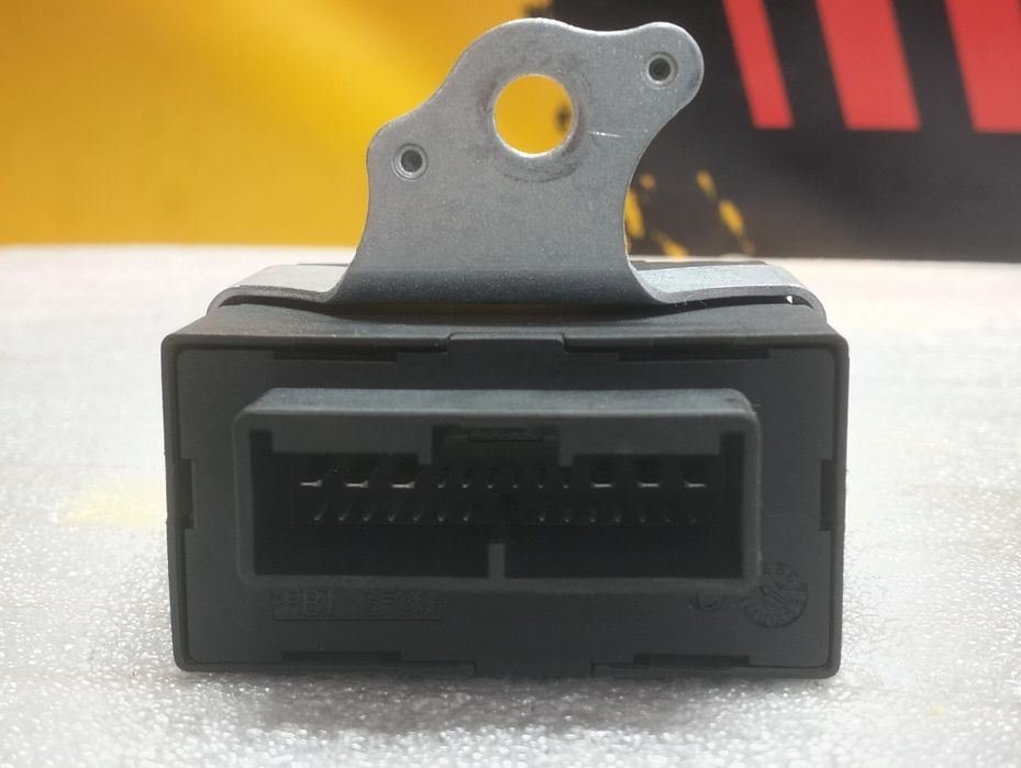 Реле керування двірниками Toyota Avensis T27 — 85940-05060 Valeo