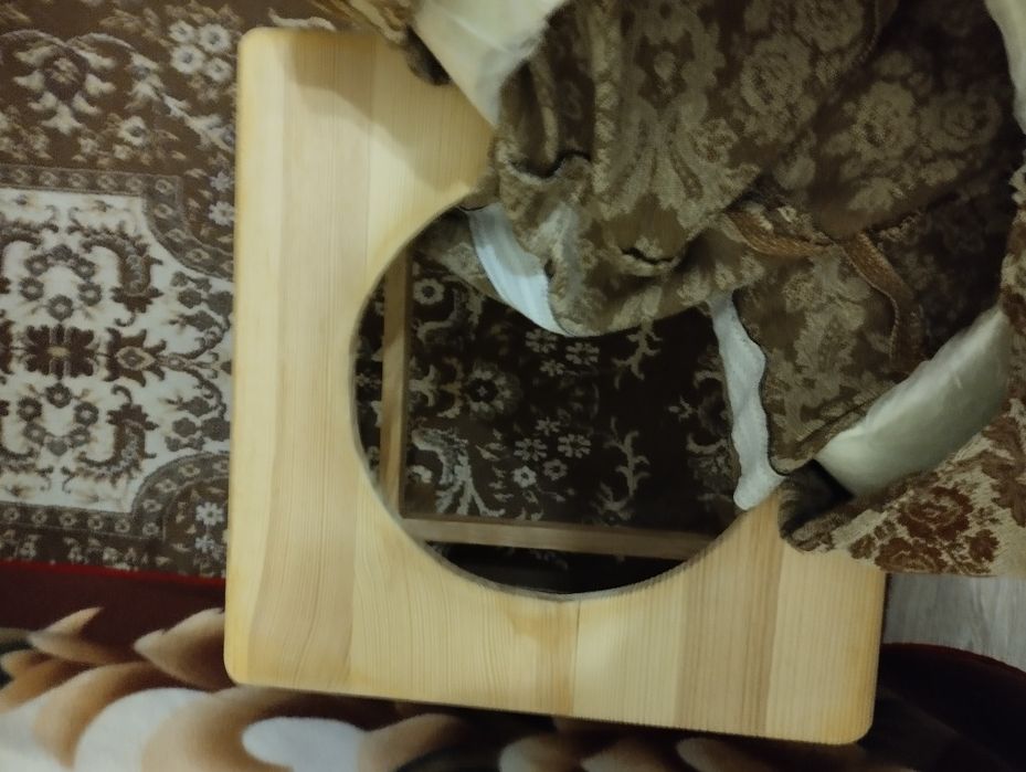 Крісло санітарне,натуральне дерево