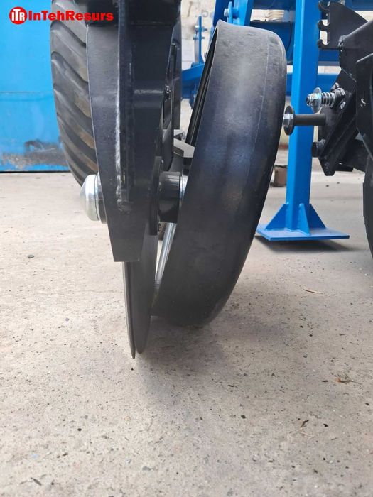 Сеялка пнематическая зерновая Ремсинтез СІЧ-6 PRO No-Till (Ноу-Тилл)