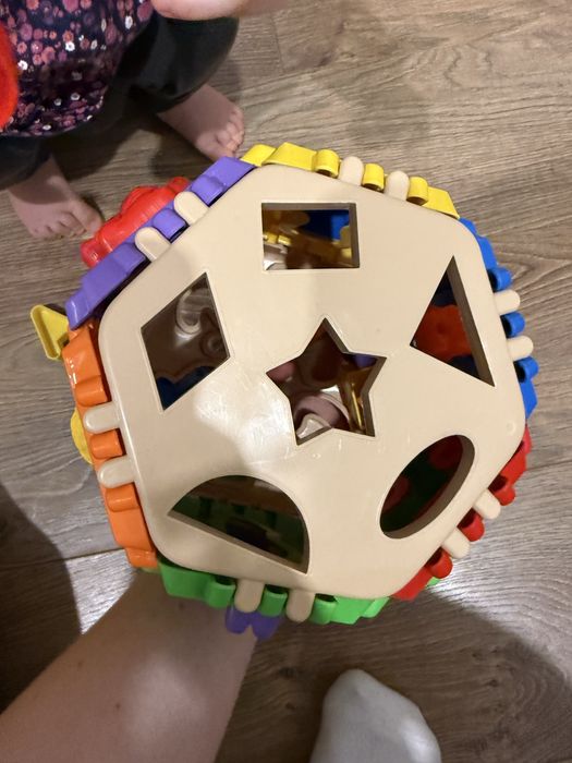 Продам набір іграшок від 9 до 18 міся