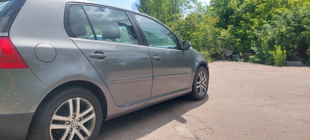 Продам фольксваген гольф 5