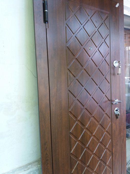 Двери Входные от склада. Возможен замер, доставка и монтаж.