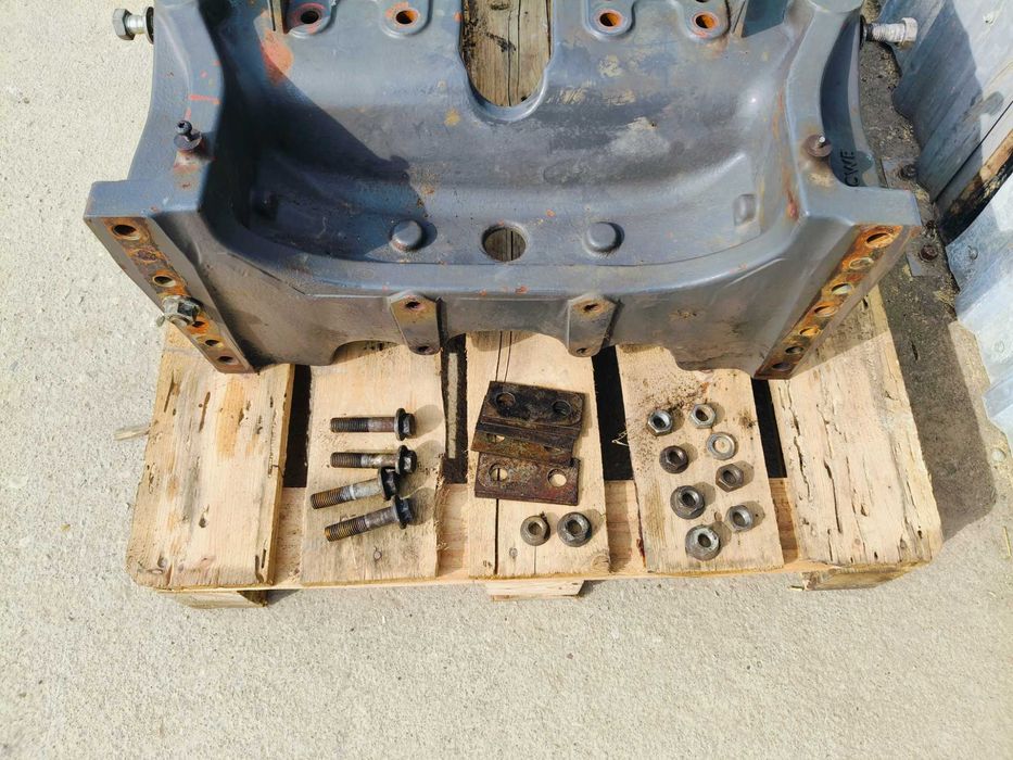 Claas Axion 840 C-Matic 13r A09 Most Wózek osi przedniej