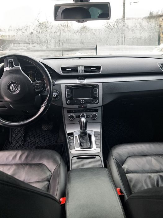 Volkswagen Passat B7 2012 р. 2.0 Дизель