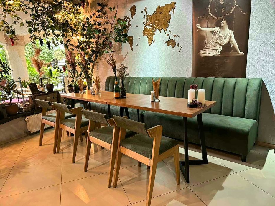 Дивани для кафе,ресторан.В наявності