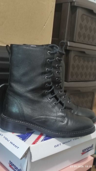Продам жіноче взуття