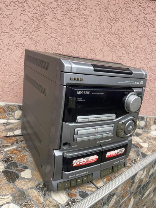 музыкальная система Aiwa NSX-5202.