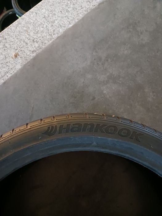 Vendo pneus semi-novos 265/30/19 Hankook