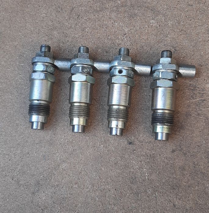 Новые форсунки дизельного двигателя тоета, Toyota 2J.