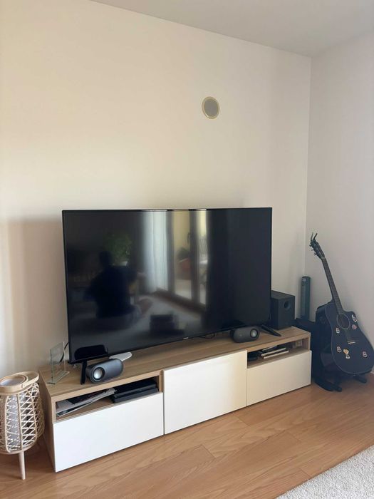 Móvel de TV IKEA Bestå branco e carvalho