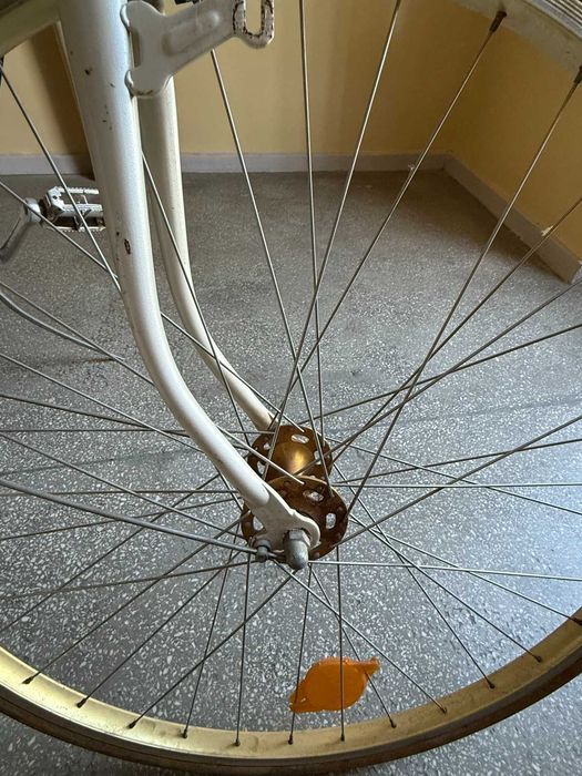Rower miejski holenderski retro – kremowa damka, nowe opony Schwalbe