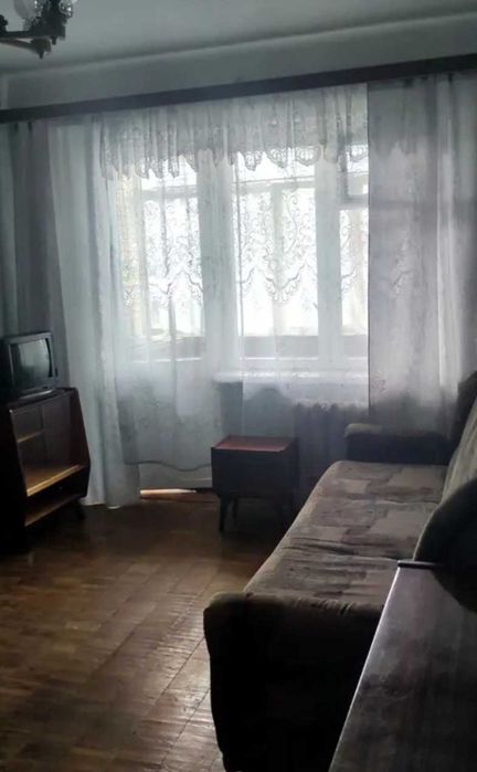 2к по бульв.Верховної Ради 12А, м.Дарниця (до 10хв)