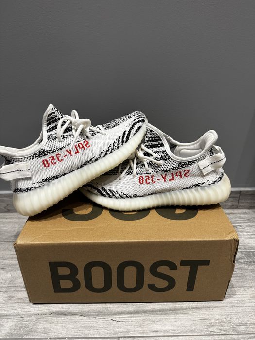Yezzy Boost 350 V2 Zebra