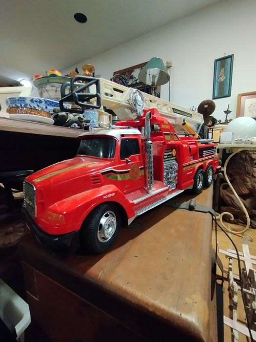 Brinquedo camião dos bombeiros