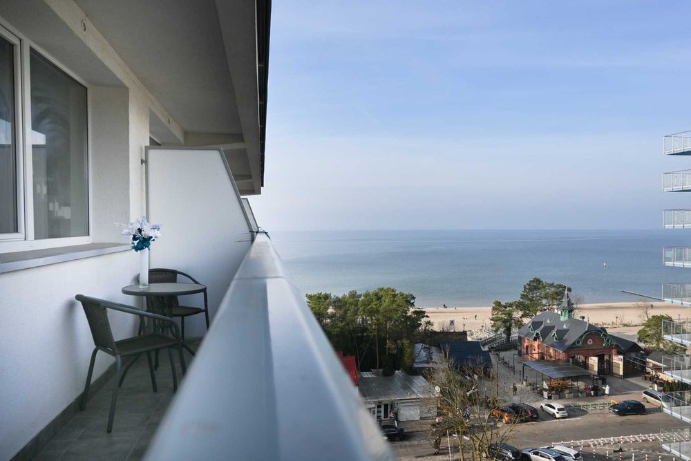 NOCLEGI  MIĘDZYZDROJE apartament salon sypialnia z WIDOKIEM NA MORZE