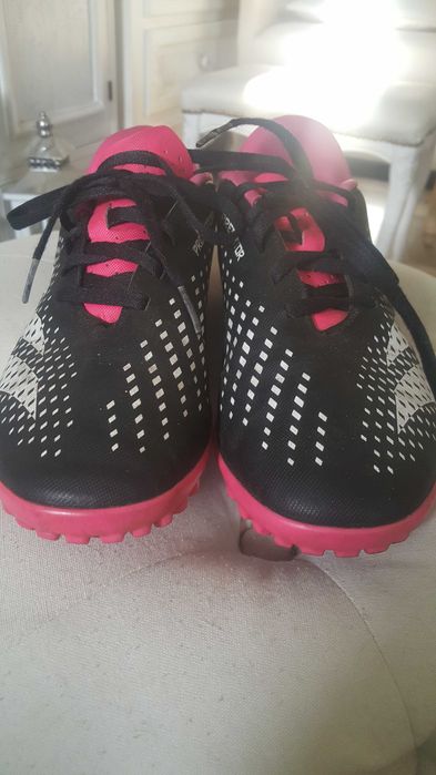Czarno różowe buty piłkarskie/ Adidas Predator, rozmiar 36