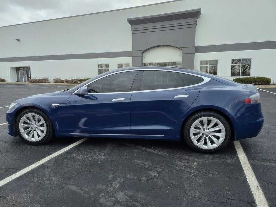 Tesla Model S P100D      2016