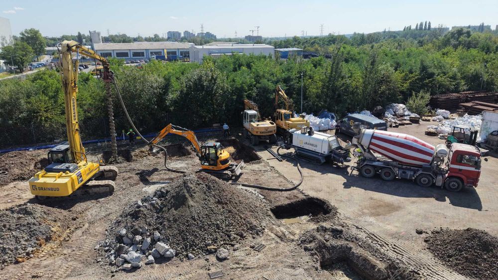 Wynajem mobilnej pompy do betonu na gąsienicach | CFA, CMC, FDP