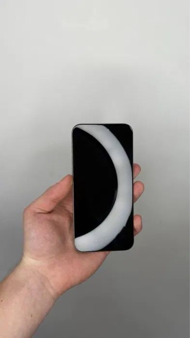iPhone 15 pro    .
