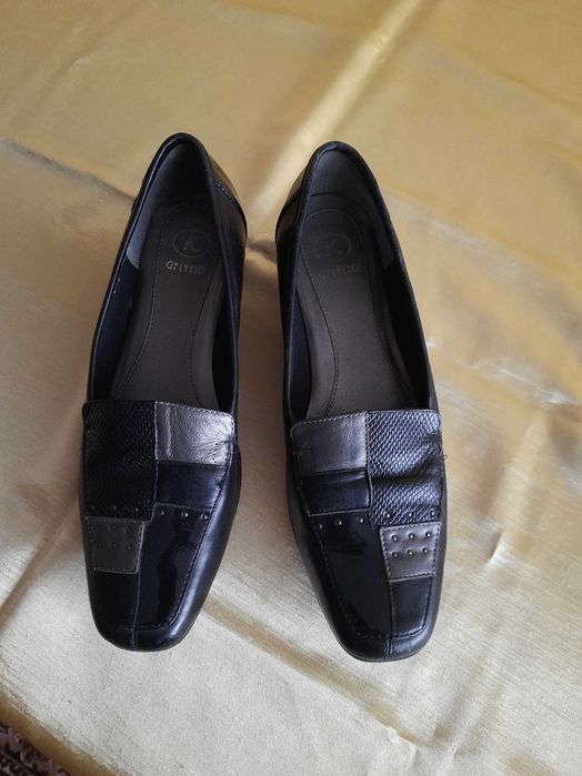 Туфлі натуральна шкіра 39р