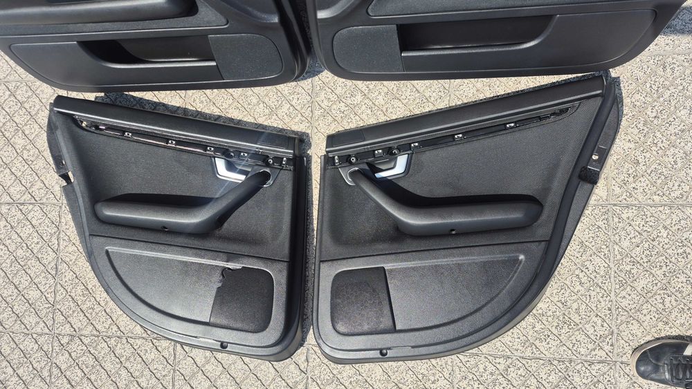 »Quartelas/ Forras das portas AUDI A4 B6-B7 (8E)2000-2008 - SLINE ORIGINAIS em excelente estado* - PRETAS!