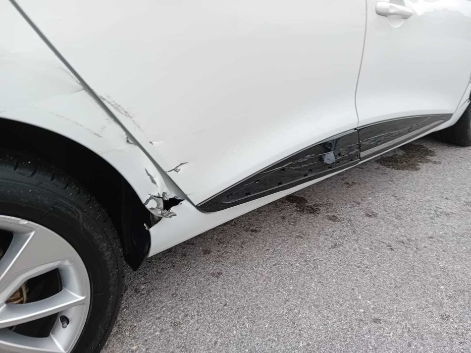 Renault Clio 1.5 dci Limited c/iva - Nacional ( pequeno sinistro )
