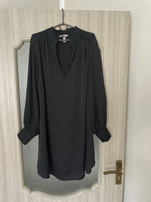 Жіноча.     Сукня.      .