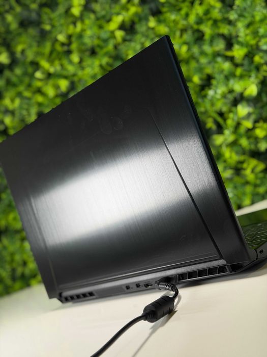 Portátil Gaming i7 / GTX 1660Ti / 32GB RAM / 1TB NVMe / 15.6” LED Full HD IPS Matte 144Hz